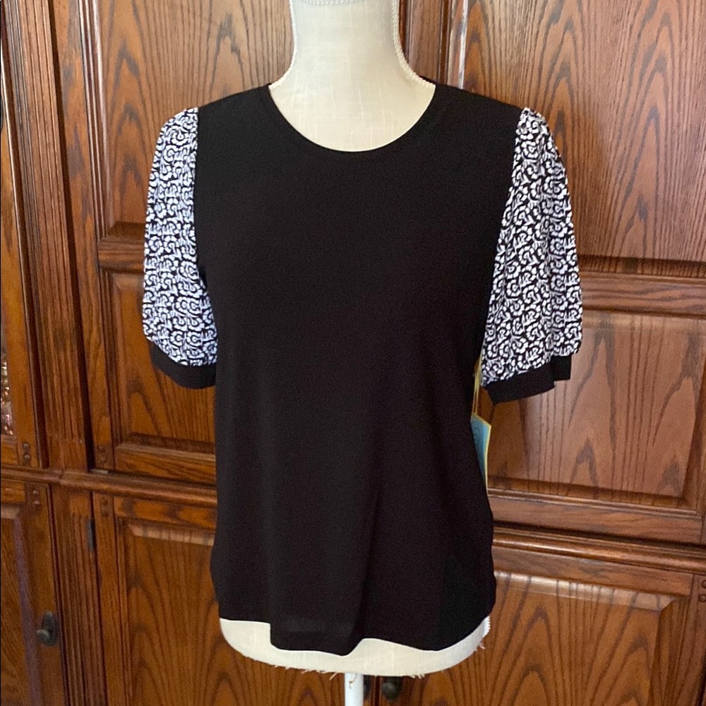 Black and White Short Sleeve Blouse